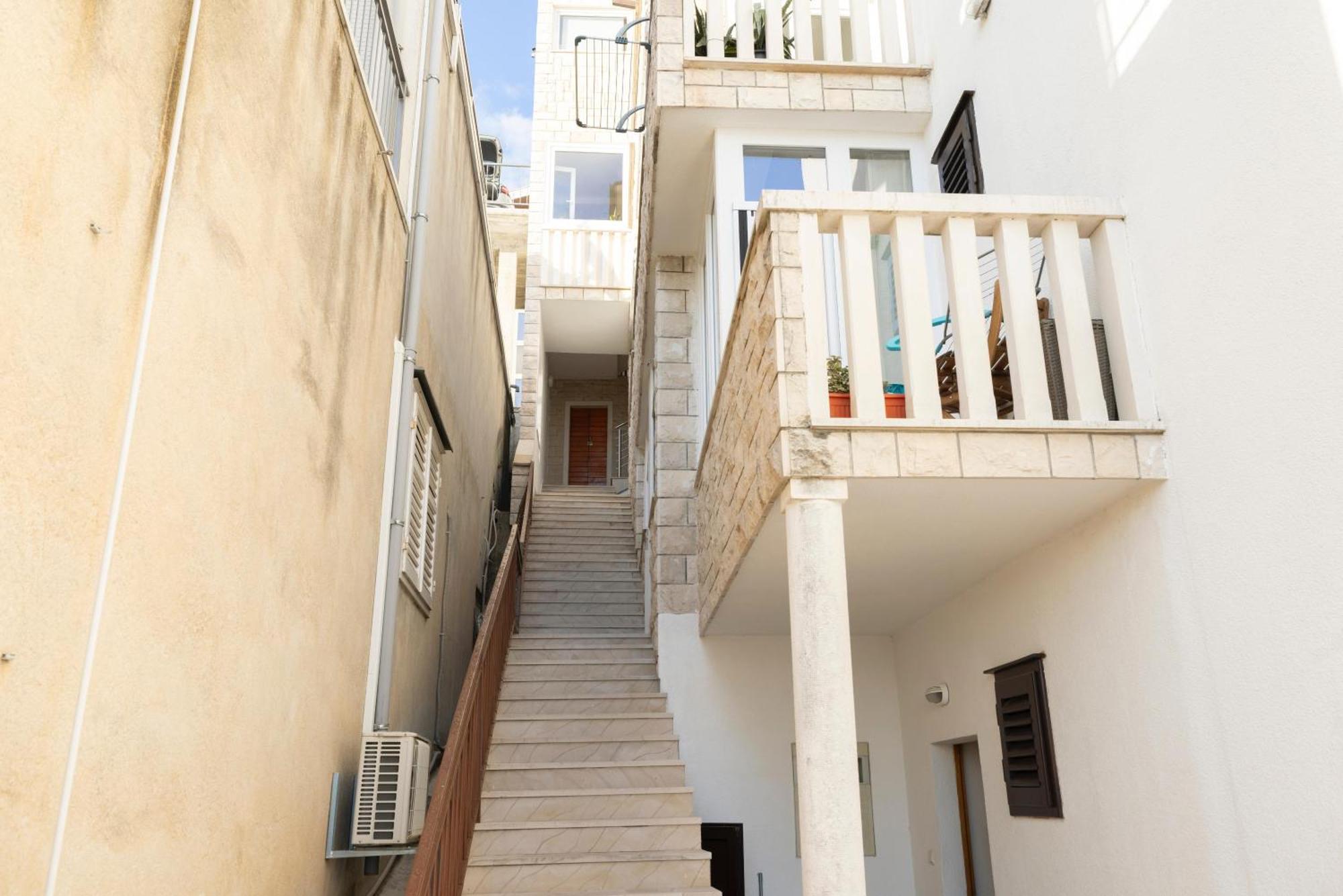 Apartments Niki Brela Zewnętrze zdjęcie