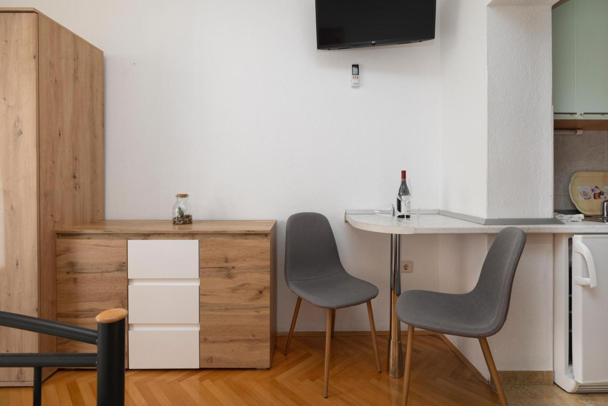 Apartments Niki Brela Zewnętrze zdjęcie