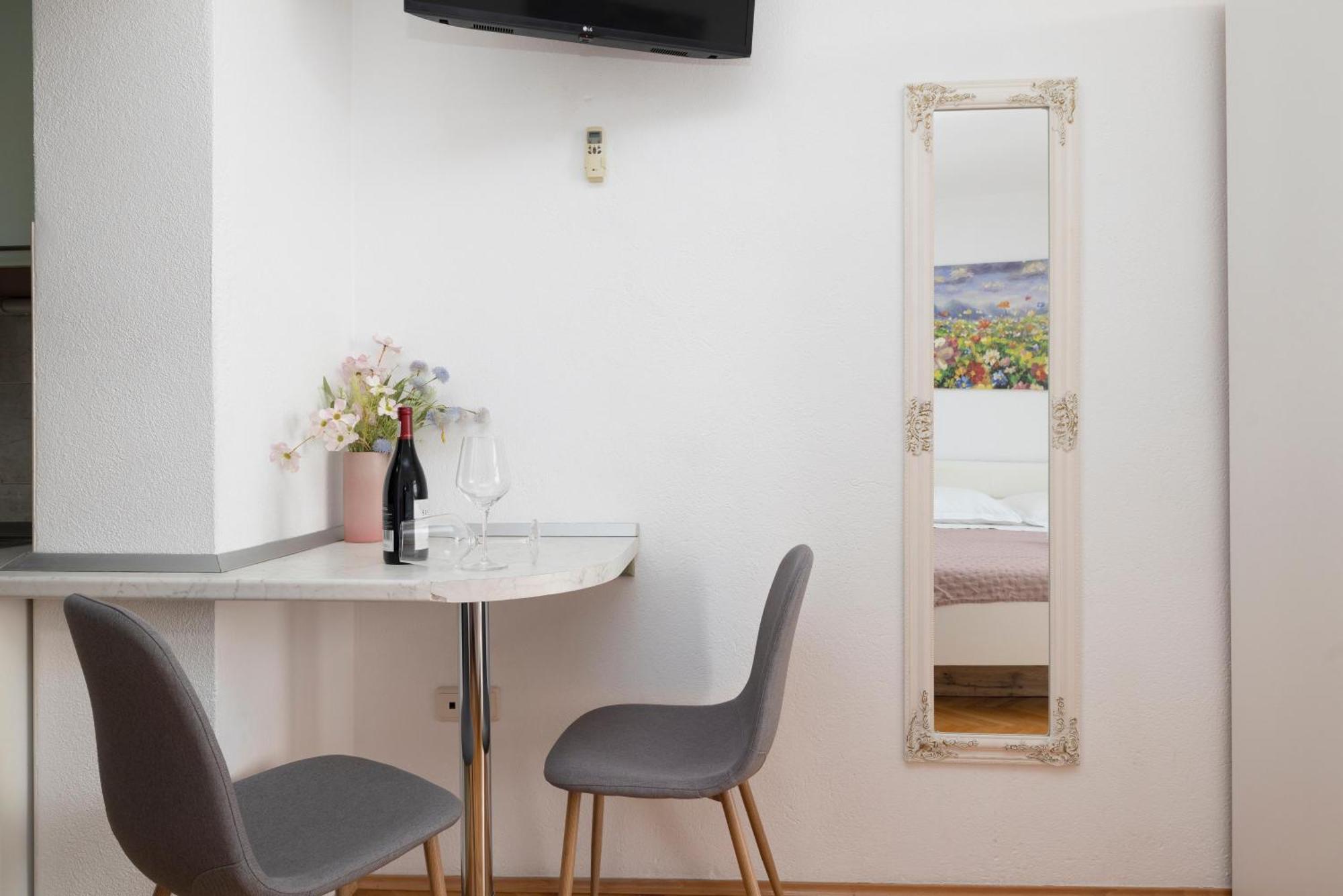Apartments Niki Brela Zewnętrze zdjęcie